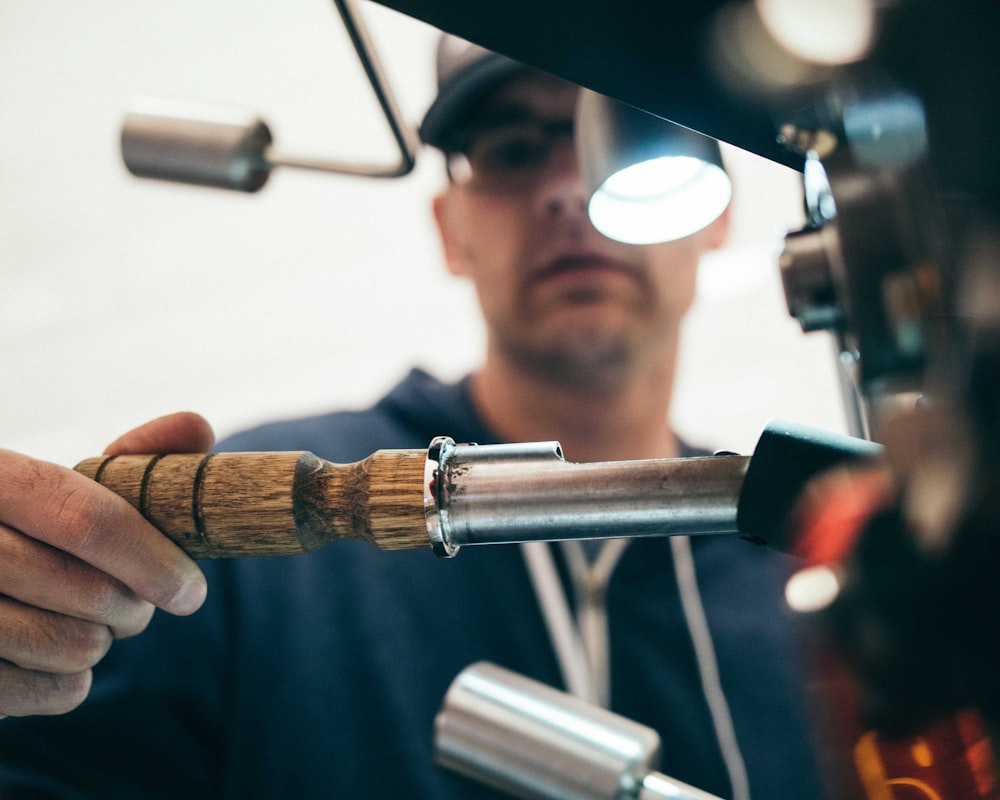 九游品牌团队在研发中心讨论产品设计